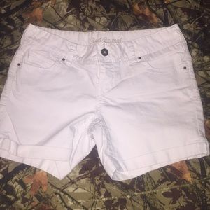 Red camel white shorts